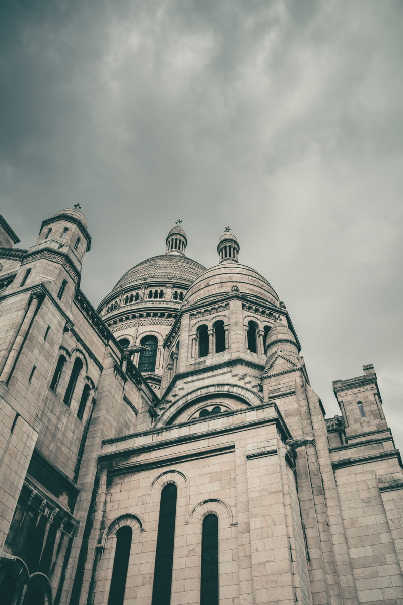 église, sky, sacré coeur, the past, church, catholic, religion, dome, nature, mystic, stone, dark, built structure, 8K, basilic, architecture, spirituality