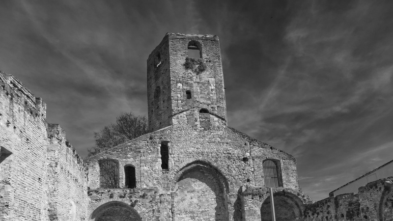 6 rue georges thomas, old, place of worship, ancient civilization, the past, architecture, crypt, church, religion, église, sky, low angle view, castle