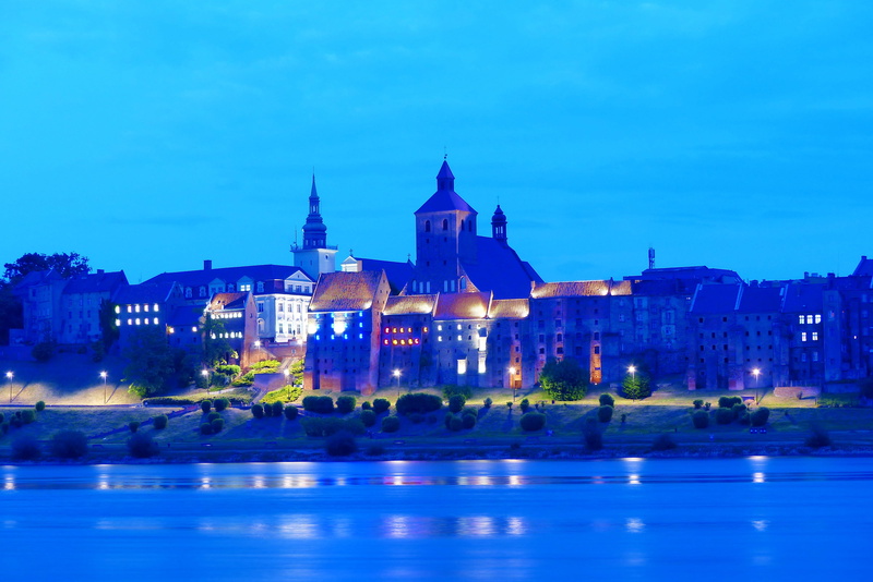 blue, outdoors, building exterior, night, travel, sky, beautiful, dusk, landscape, the gothic, old, building, poland, brick, nature, architecture, the palace