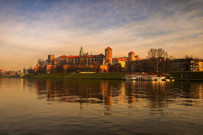 cityscape, building exterior, government, built structure, castle, cloud - sky, lake dusia, architecture, sky, the old town, monuments, river, building