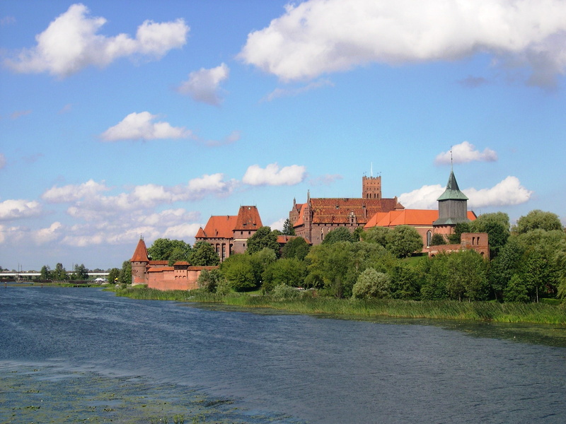 1080P, the past, no people, malbork, building, plant, weichsel, poland, castle, building exterior, tree, outdoors, river, waterfront, cloud - sky, nature