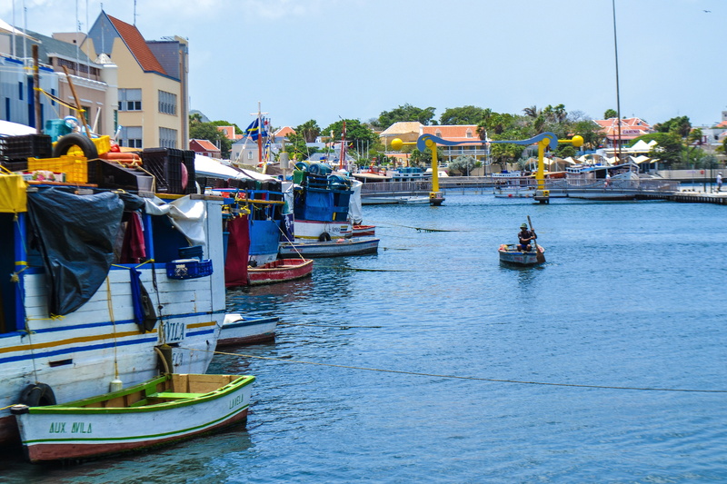 river, boats, market, ship, architecture, willemstad, waterfront, water, shipping, building, bridge, transportation, boat, sky, 4K, mode of transportation
