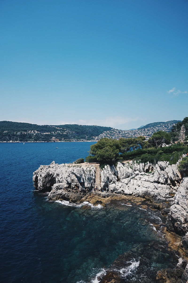 ocean, non-urban scene, water, beach, sony, rock - object, 4K, sky, clear sky, south of france, nature, nice, coast, rocky coastline, swimming, land, rock formation