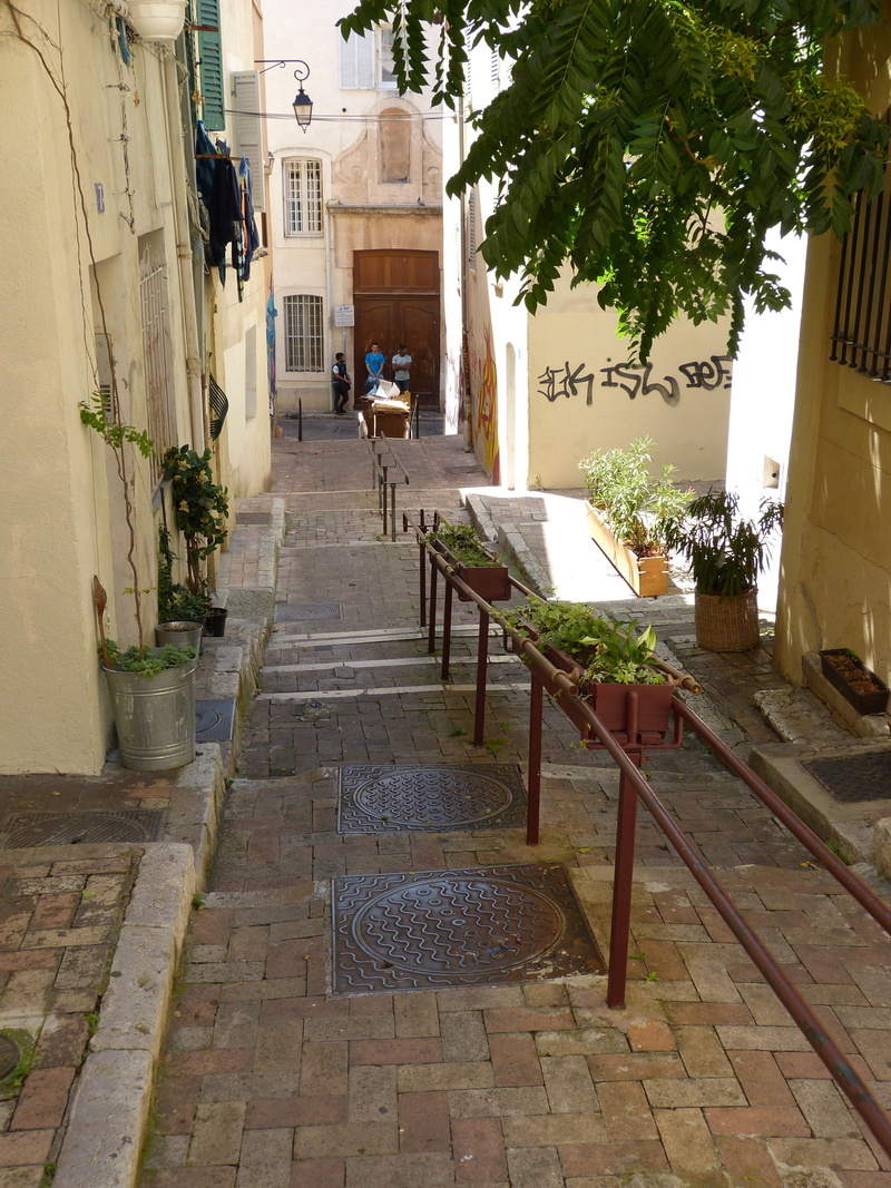 architecture, historic old town, nature, tiled floor, mediterranean, cobblestone, tree, seat, chair, steep, south of france, 4K, plant, paving stone, alley