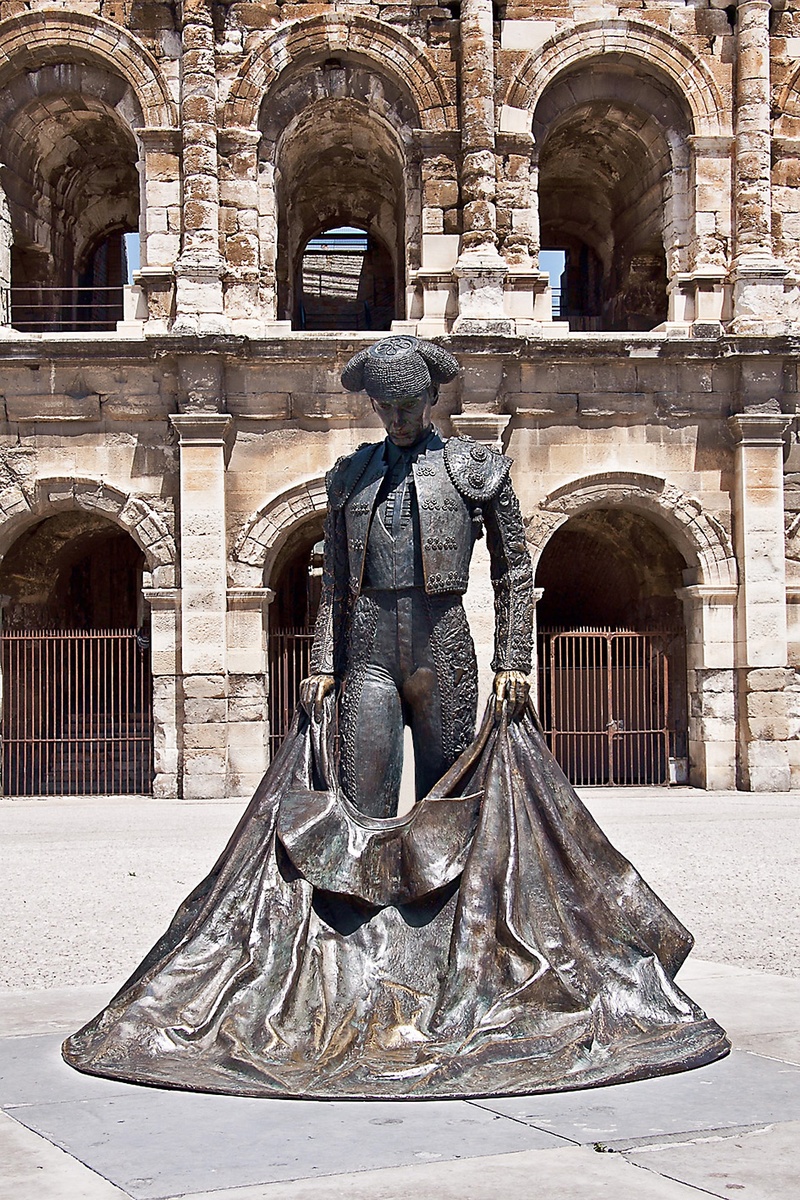 history, male likeness, south of france, architecture, human representation, statue, bull fighting, ancient civilization, art and craft, craft, building