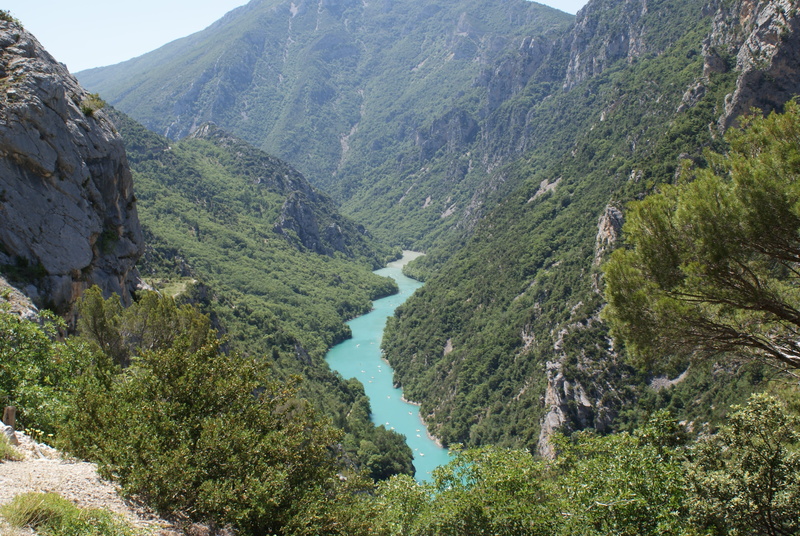 tranquil scene, flowing water, Verdon, provence, no people, mountain road, non-urban scene, flowing, remote, scenics, landscape, nature, green Color, day
