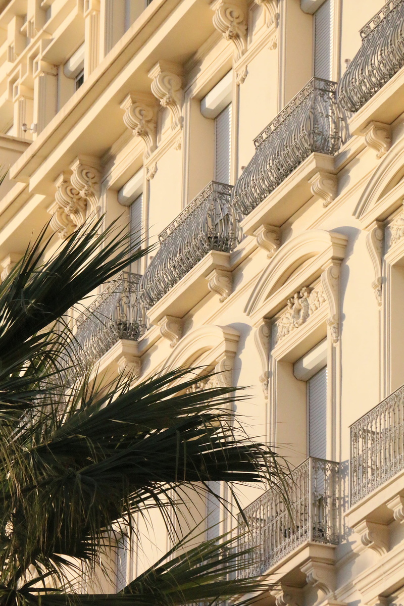 building, outdoors, sunlight, residential district, mediterranean, day, nice, architectural column, france, staircase, riviera, architecture, classic, lighting equipment