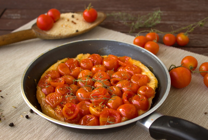 vegetarian food, wood - material, delicious, indoors, mediteran, pan, table, food and drink, spices, hearty, 4K, taste, puff pastry, household equipment