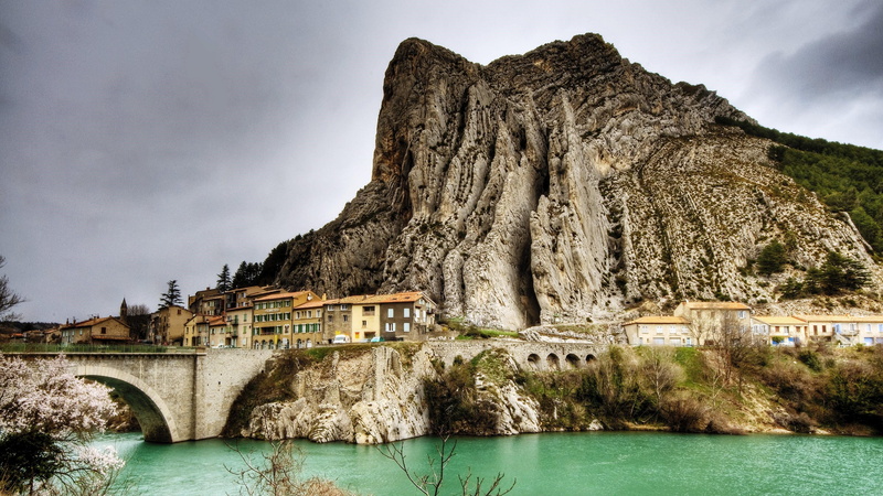 village, rock - object, no people, landscape, cloudy, france, rock, rock formation, land, scene, 4K, built structure, architecture, scenery, sky, water