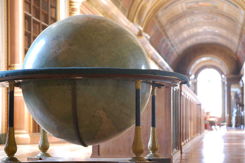 2K, history, belief, no people, indoors, in a row, building, fontainebleau, arch, nature, castle, place of worship, focus on foreground, metal, sphere