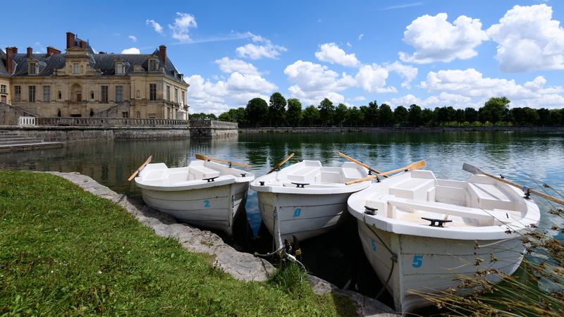 nautical vessel, outdoors, water, france, transportation, oars, lake, recreation, boats, moored, travel destinations, sky, no people, cloud - sky