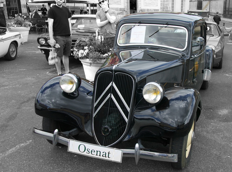 land vehicle, 5K, motor vehicle, headlight, real people, retro styled, vintage car, fontainebleau, stationary, france, transportation, voiture, outdoors