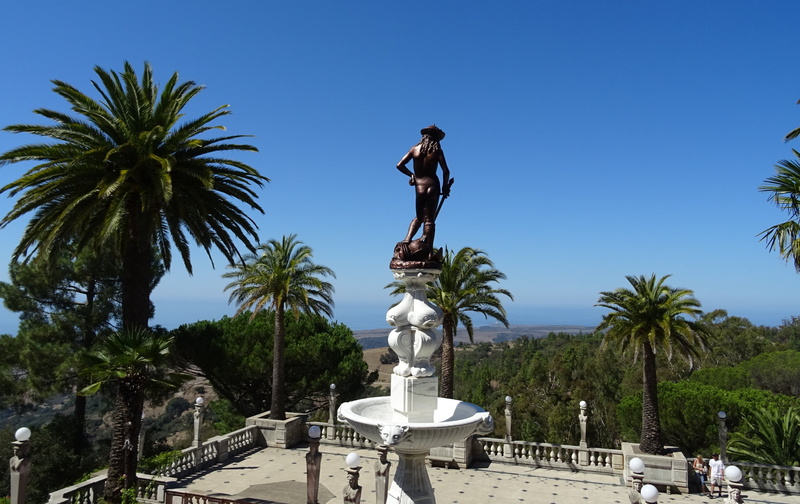 building, heritage, phoenix canariensis, coast, human representation, outdoors, tropical climate, america, male likeness, creativity, pineapple palm, castle