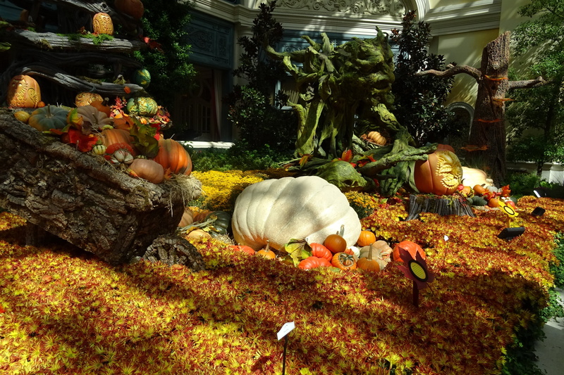 food, tree, vegetables, religion, strip, outdoors, decoration, nature, gamble, art and craft, no people, casino, vegetable, tourism, boulevard, usa, hotel