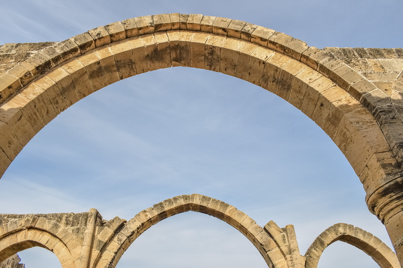 city, built structure, 15th century, day, tourism, travel destinations, low angle view, gothic, arch, archaeology, ruins, stone, 5K, the past, travel