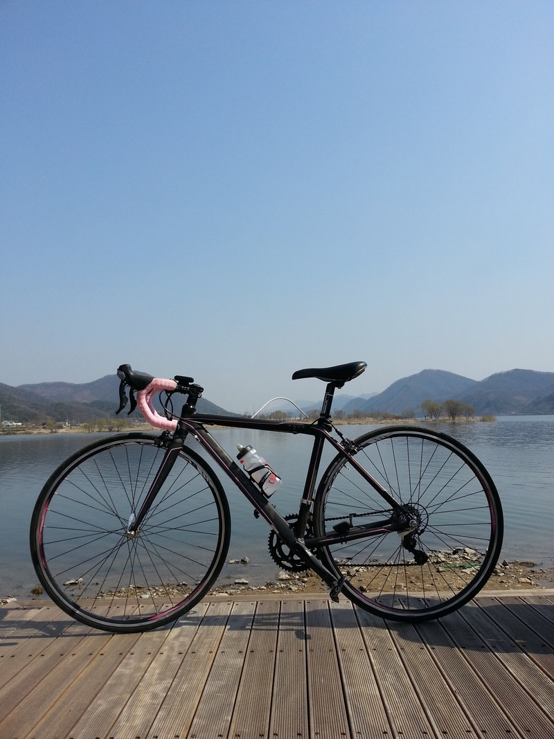 2K, real people, sky, travel, water, mode of transportation, land vehicle, bicycle, lifestyles, day, cycle, riding, outdoors, river, north han river, nature