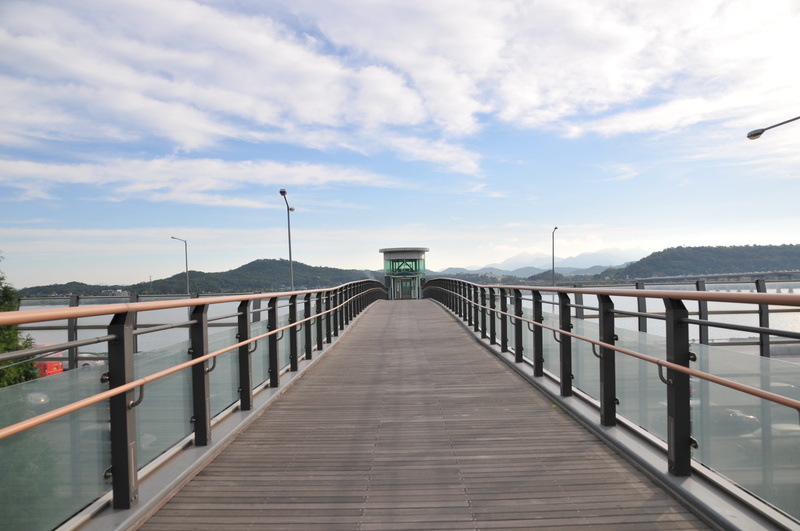 cloud - sky, railing, footbridge, sky, diminishing perspective, connection, mountain, the way forward, Han River, no people, bridge - man made structure