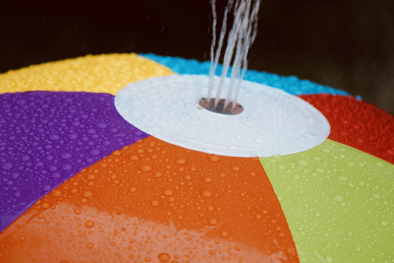 beach ball, 2K, ball, sprinkler, fun, mixing, green, drop, drink, household equipment, rain, orange, pool, saturated color, no people, rerainbow, red
