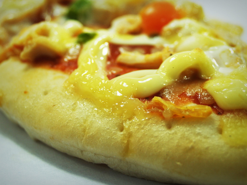 cheese, condiment, delivery, food and drink, tomato, meal, food, 2K, indoors, slice, dairy product, edible, baked, still life, breakfast, pizza, close-up