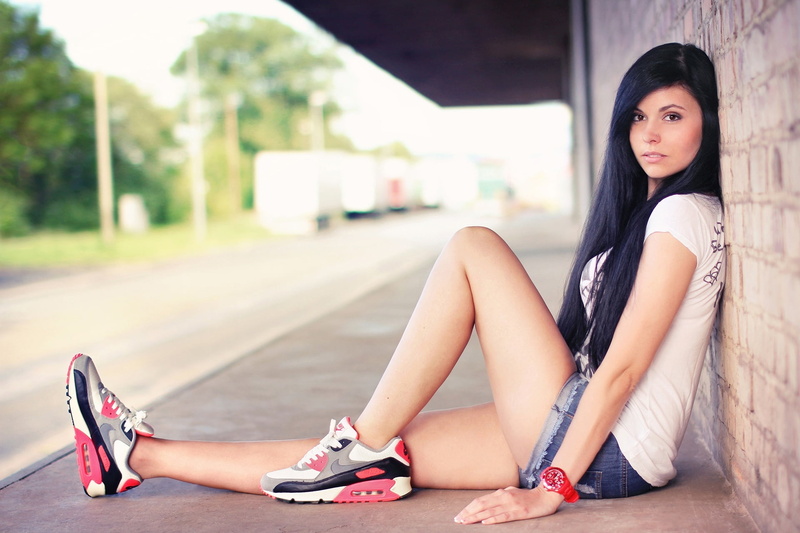 sport, Carina, beautiful, summer, lifestyles, beautiful woman, relaxation, casual Clothing, Air Max, shoe, Mike, fashion, girls, portrait, urban Scene