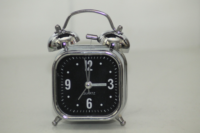 4K, copy space, time indicating, pointer, still life, Alarm Clock, close-up, time, retro styled, no people, studio shot, technology, accuracy, metal, ringing