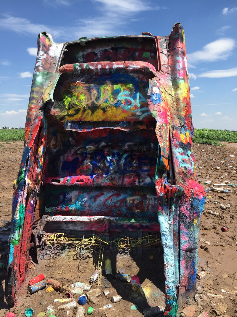 land, cloud - sky, graffiti, vintage, american, historically, arizona, cars, tail fins, usa, chrome plated, maintained, nature, spray cans, 2K, abandoned