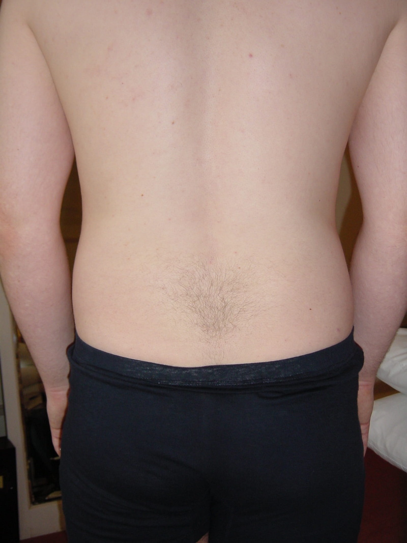 chest, only men, 1080P, women, midsection, females, man, human abdomen, lifestyles, adult, front view, adults only, Back Pain, body part, Standing, Backache