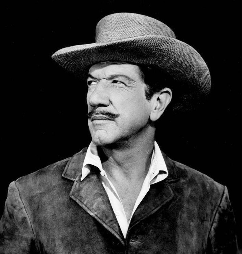 portrait, classic, front view, one person, contemplation, vintage, real people, studio shot, headshot, adult, retro, lifestyles, men, cinema, clothing
