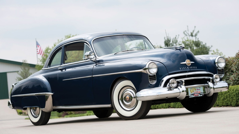 blue, chrome, vintage, street, old, focus on foreground, stationary, motor vehicle, city, hardtop, collectors car, land vehicle, no people, day, retro styled