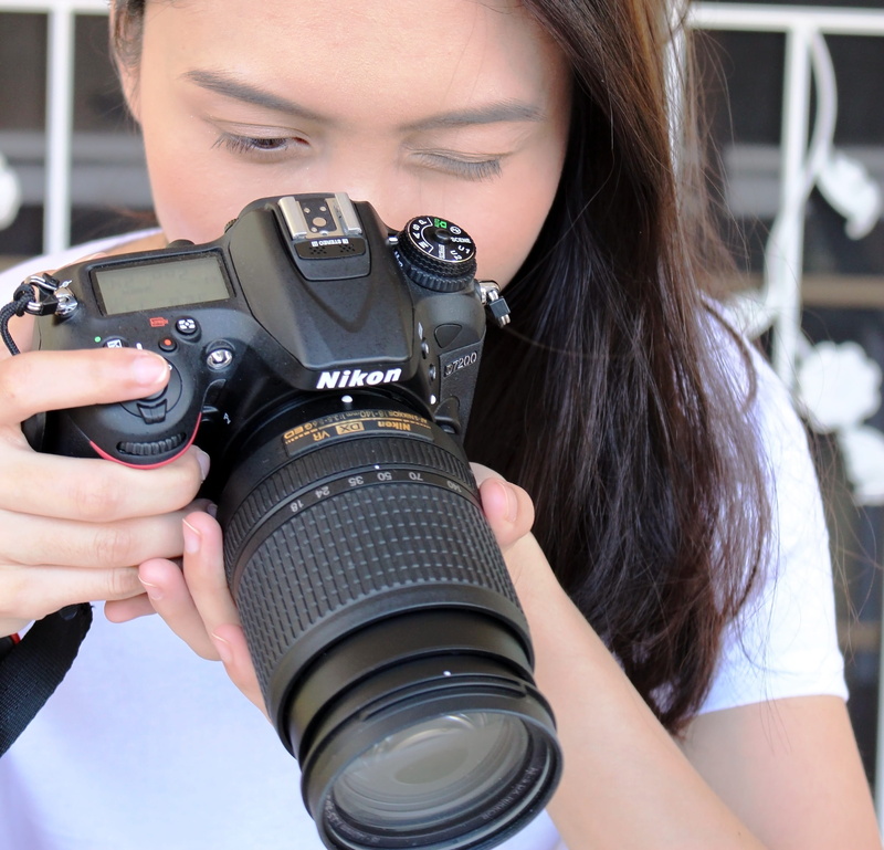 photo, holding, person, photograph, hobby, photographic equipment, filming, women, 2K, taking, real people, one person, dslr, headshot, asian, photographer