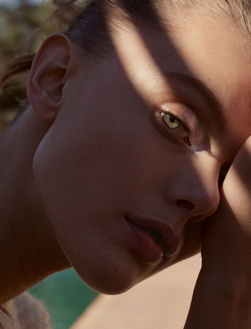 looking at viewer, face, 2K, green eyes, closeup, Frida Gustavsson, model
