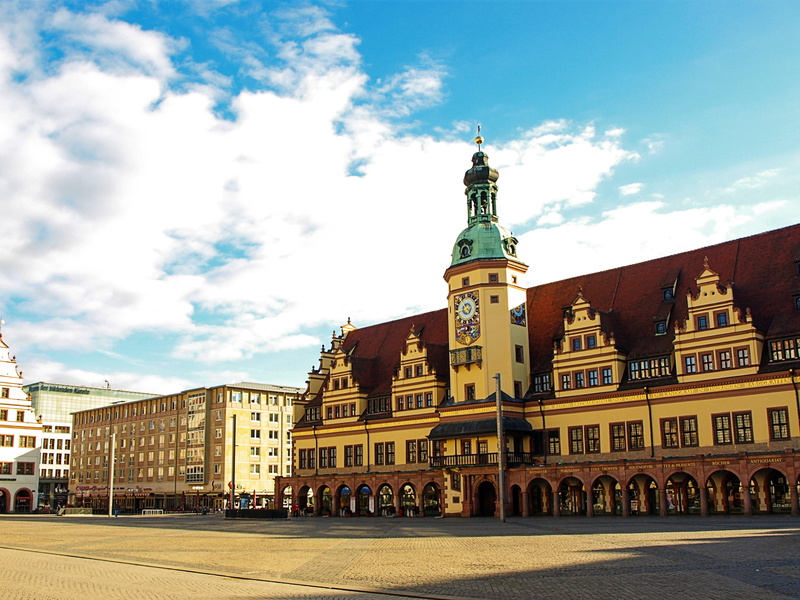 leipzig, building, incidental people, history, the past, cloud - sky, city, market, town square, building exterior, town hall, travel, architecture, tower