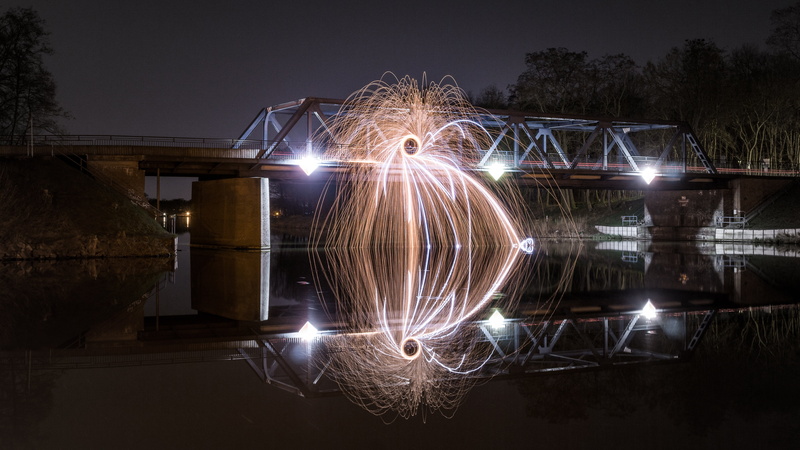 spray, arts culture and entertainment, glow, fireworks, blurred motion, outdoors, reflection, dark, tracer, steel wool, lake, long exposure, wire wool
