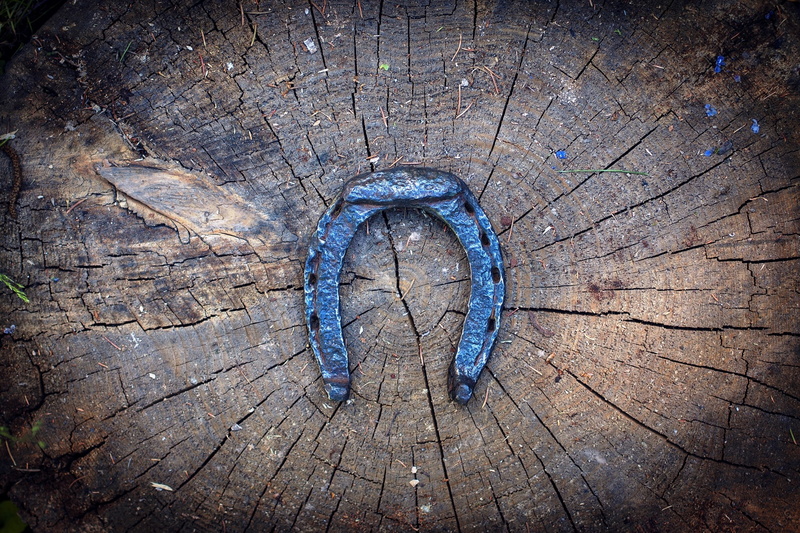 wood, metal, horseshoes, 2K, texture