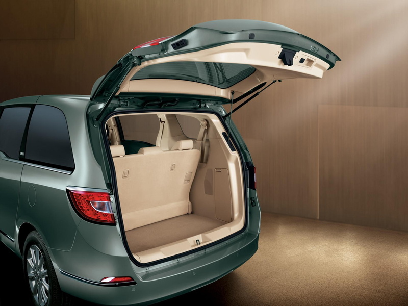 gl, transportation, motor vehicle, car trunk, holiday, side view, travel, mini van, no people, buick, 1080P, architecture, anticipation, wheel, open, mpv