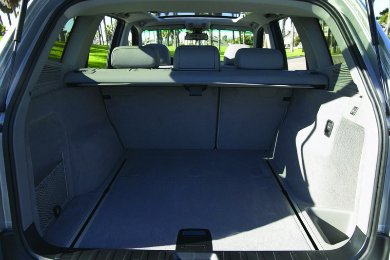 no people, road trip, mini van, windshield, outdoors, mode of transportation, open, bmw, travel, rear view, glass - material, x, window, seat, motor vehicle