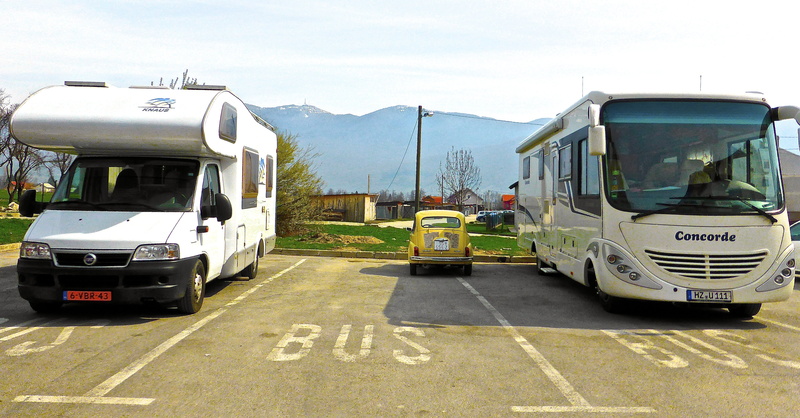 difference, truck, funny, motorhomes, beetle, business, commercial land vehicle, sign, vehicles, yellow, volkswagen, mode of transportation, car, parking