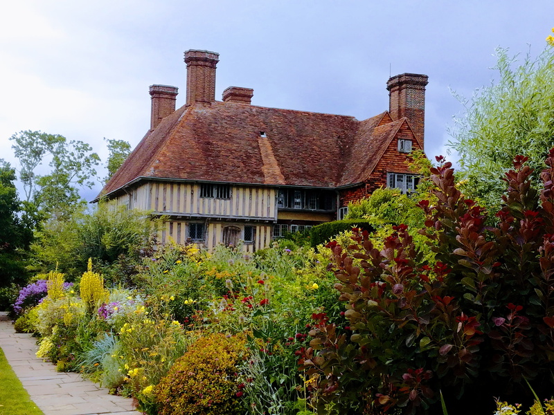 cloud - sky, no people, england, outdoors, nature, northiam, garden, plant, house, sky, old house, residential district, 4K, green color, building exterior