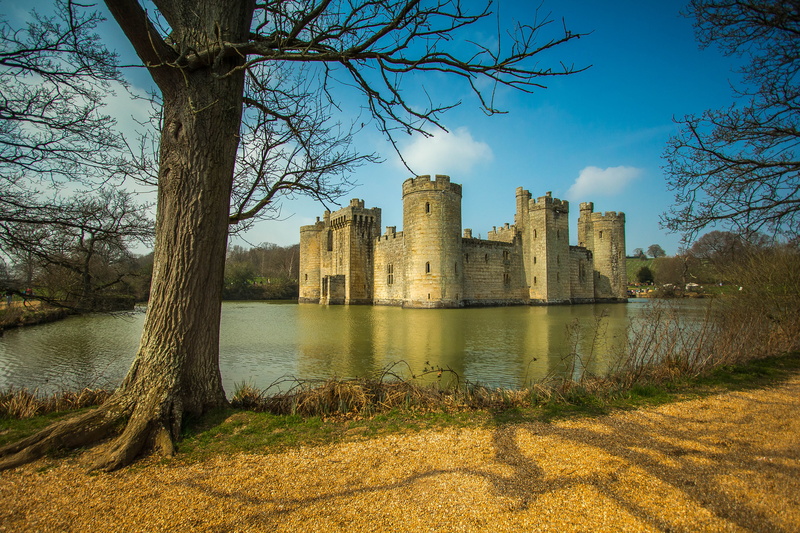 lake, tree, bare tree, fort, old, outdoors, england, nature, history, water, grey, 4K, no people, travel destinations, plant, bodiam castle, architecture