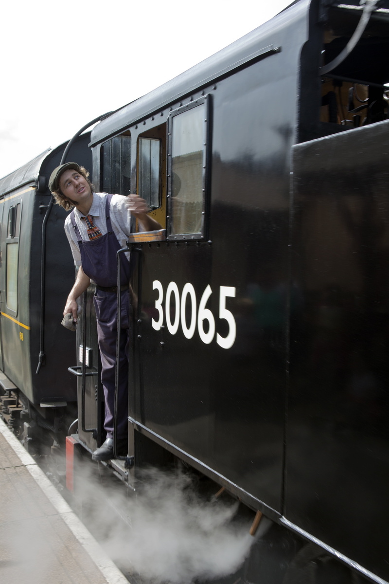 real people, 5K, transportation, lifestyles, br livery, land vehicle, full length, mode of transportation, driver fireman, one person, american shunting engine