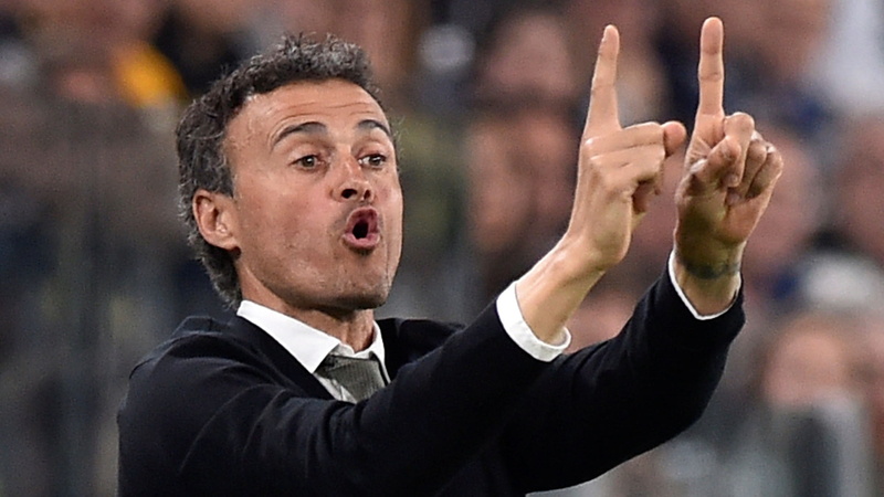 futbol, focus on foreground, human body part, human limb, human arm, excitement, enrique, headshot, entrenador, 1080P, mouth open, suit, mouth, gesturing
