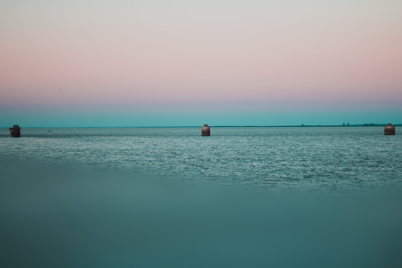 river, architecture, horizon over water, nature, blue, clear sky, calm, dusk, sky, waterfront, fe, idyllic, copy space, horizon, beauty in nature, lighthouse