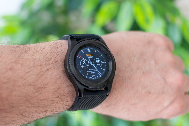 black, watch, one person, human body part, body part, person, human joint, outdoors, 5K, digital watch, focus on foreground, smartwatch, look, day, calories