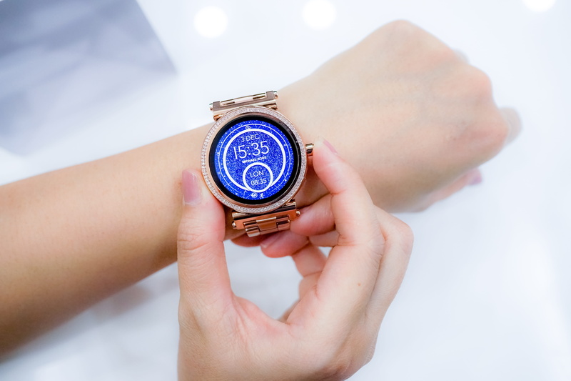 accessory, watch, accuracy, hands, hand, technology, adult, elegant, person, hour, holding, left, human limb, time, smartwatch, human body part, stylish