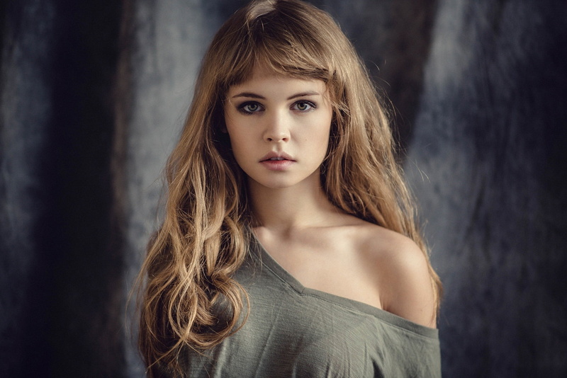 cool Attitude, 1080P, open mouth, hair, beautiful woman, studio Shot, curly Hair, human Hair, perfection, front View, fashionable, beautiful People, fashion