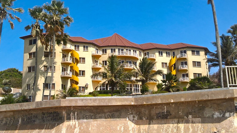 beach house, house, beach side residence, no people, window, apartment, vacation, africa, leisure, 2K, luxury accommodation, nature, relax, residential district