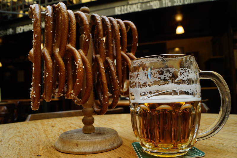 cookies, frothy drink, household equipment, drinking glass, 4K, snack, eating, table, beside, restaurant, beer glass, crockery, alcohol, close-up, czech republic