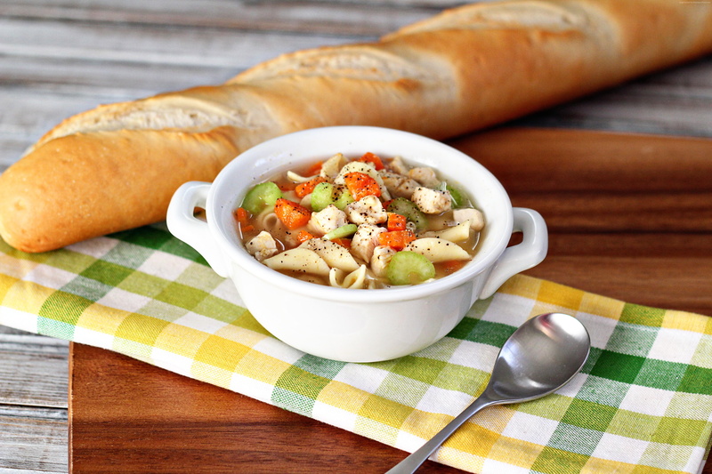 noodles, 5K, soup, baguette, peppers, chicken, carrots, onion