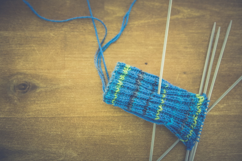 technology, 4K, stitch, knaeul, cats cradle, knitting needles, still life, no people, blue, socks, knitting needle, embroidered, soft, knit, creativity
