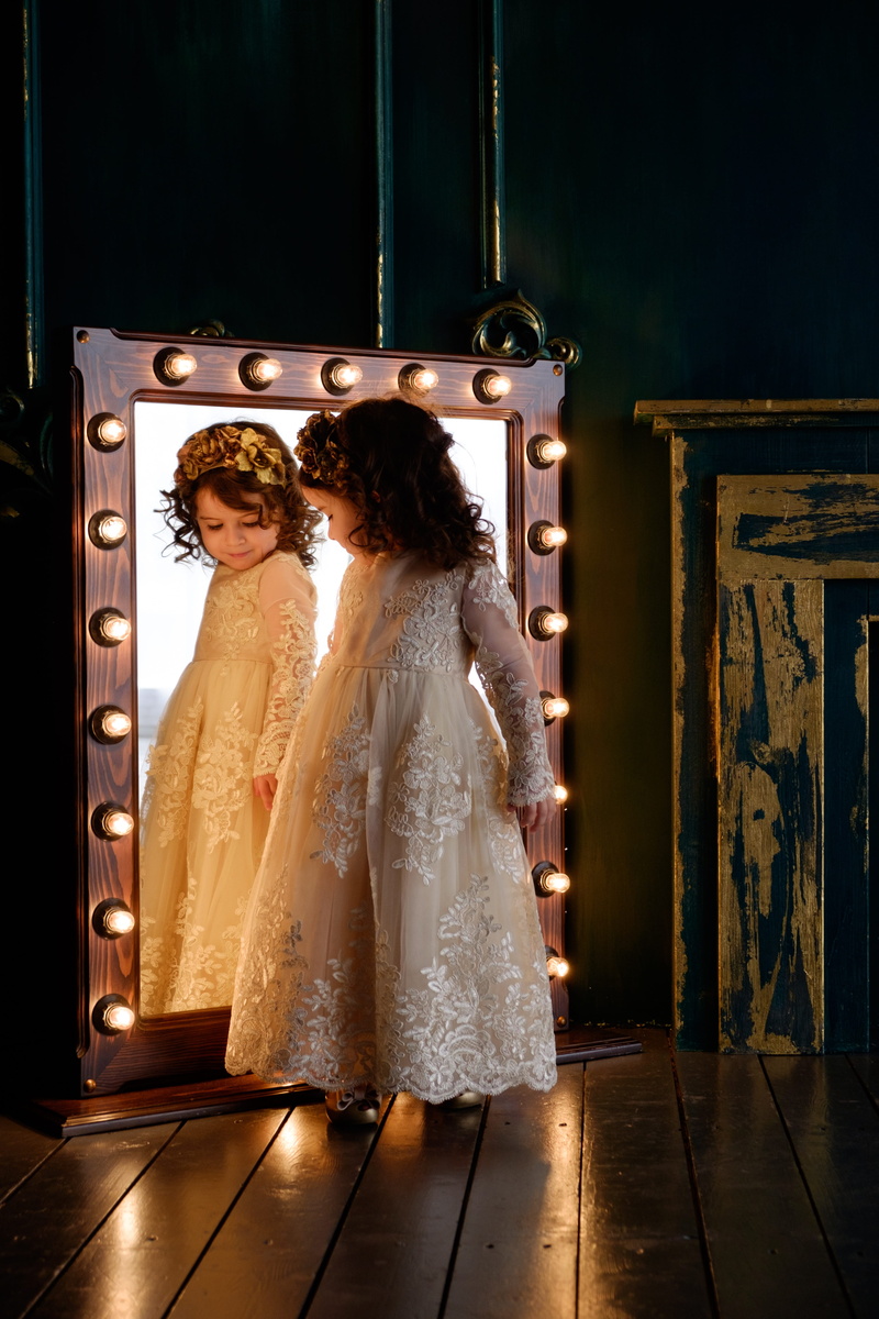 two people, floral, women, girls, hairstyle, people, wearing, baby, clothing, young women, adult, light, mirror, indoors, young adult, child, newlywed